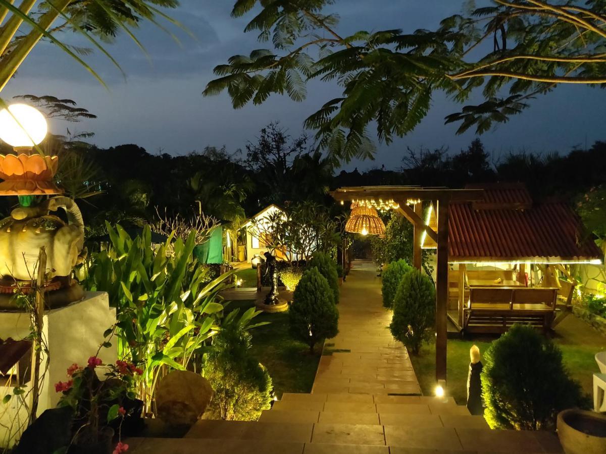 Rock Forest Goa Honeymoon Cottages カラングート エクステリア 写真