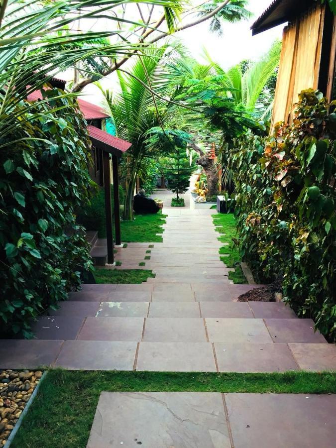 Rock Forest Goa Honeymoon Cottages カラングート エクステリア 写真