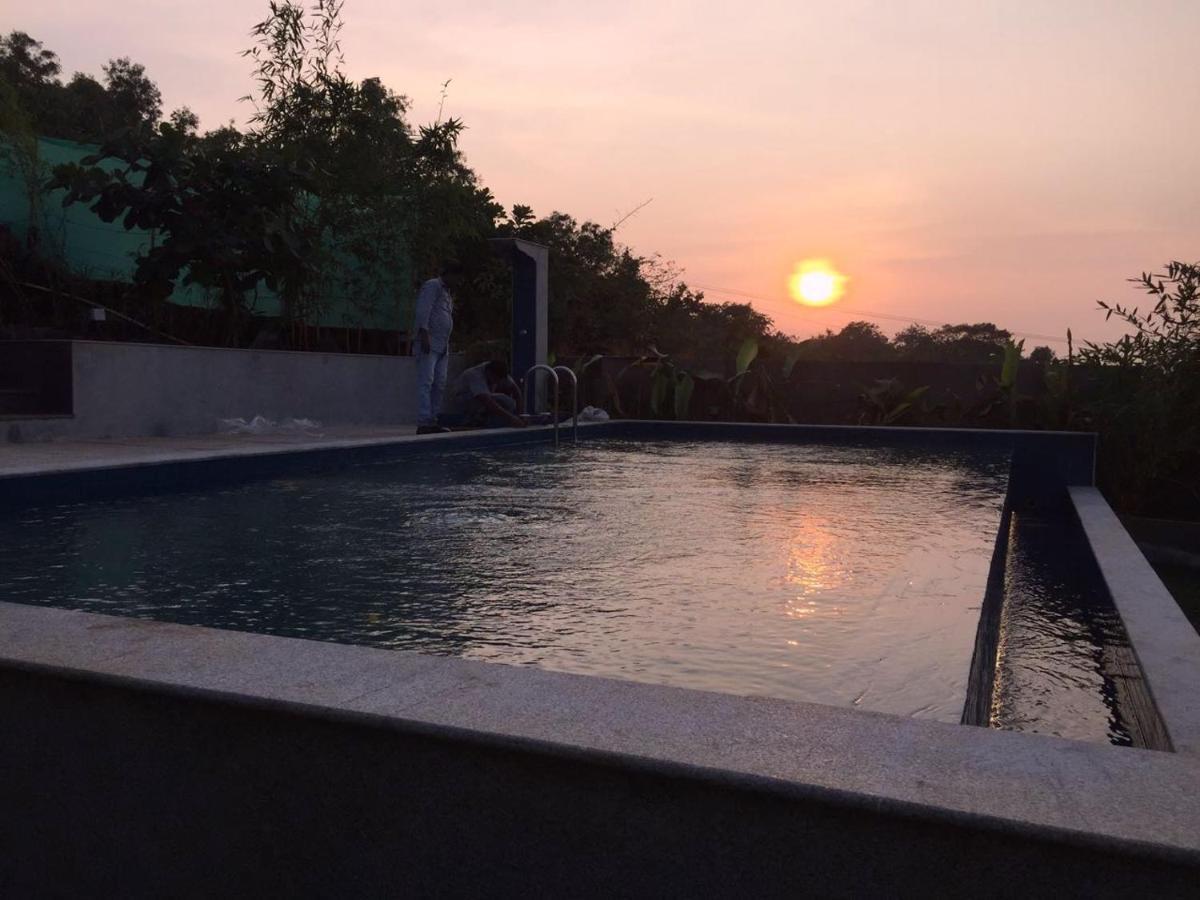 Rock Forest Goa Honeymoon Cottages カラングート エクステリア 写真
