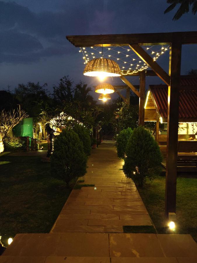Rock Forest Goa Honeymoon Cottages カラングート エクステリア 写真
