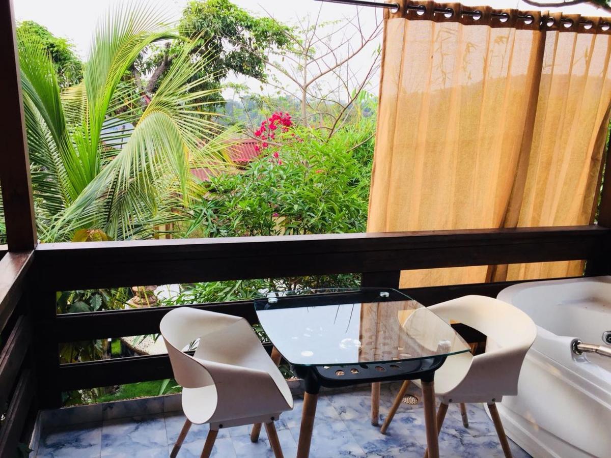 Rock Forest Goa Honeymoon Cottages カラングート エクステリア 写真