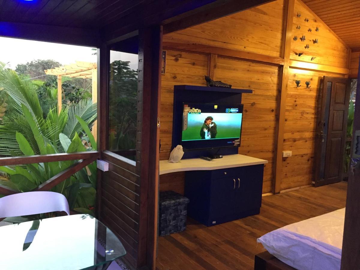Rock Forest Goa Honeymoon Cottages カラングート エクステリア 写真