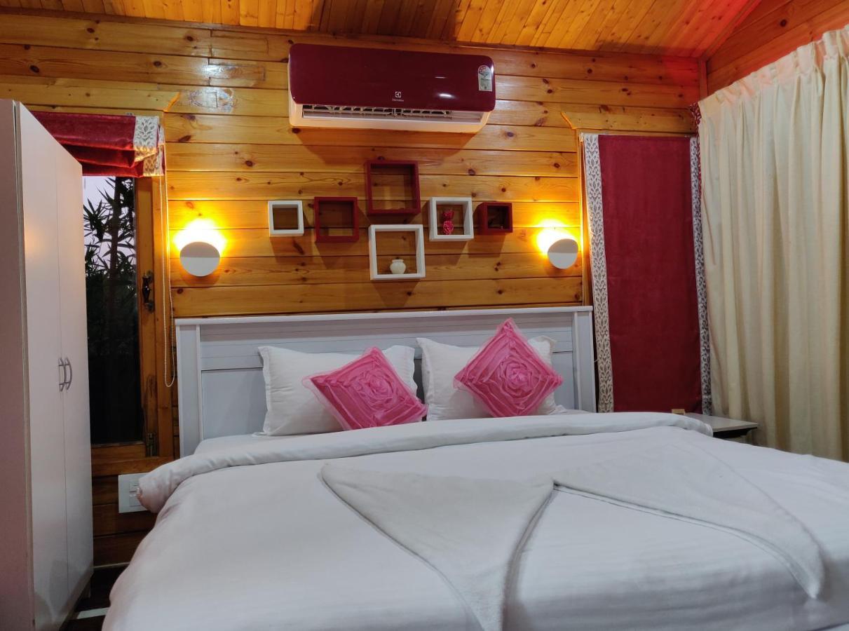 Rock Forest Goa Honeymoon Cottages カラングート エクステリア 写真
